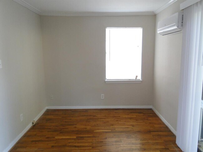 Building Photo - 3409 Mandell St