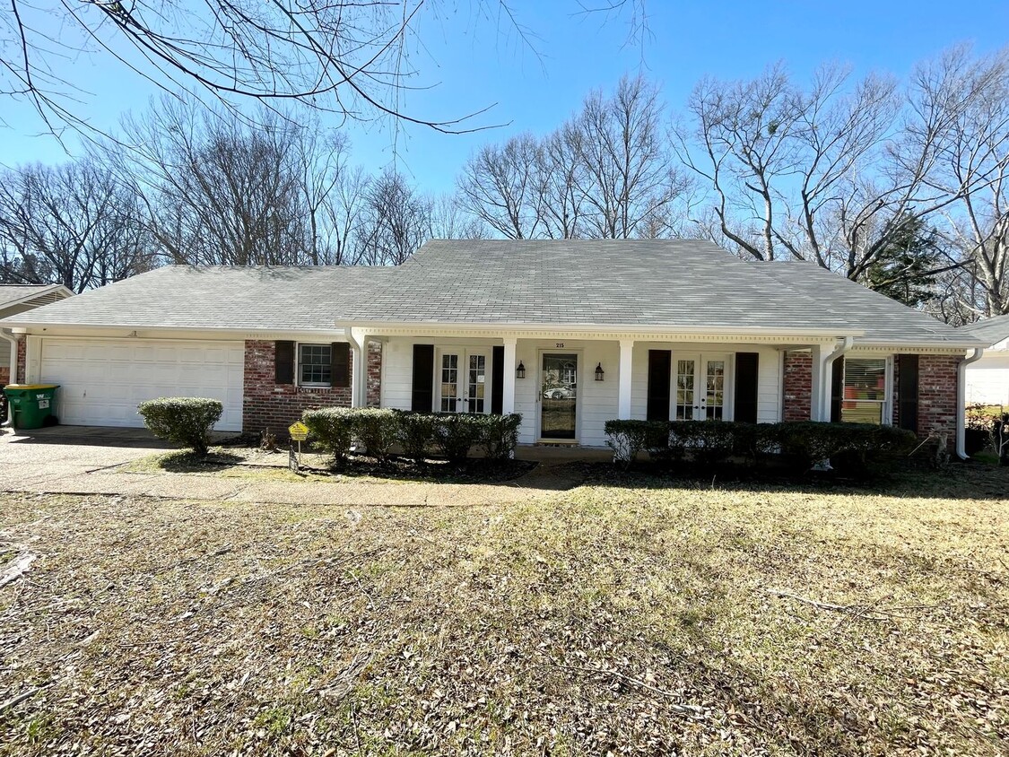 Foto principal - 3 Bed 2 Bath Home for Rent in Ridgeland!