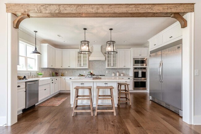 Foto del edificio - 6556 Windmill Dr