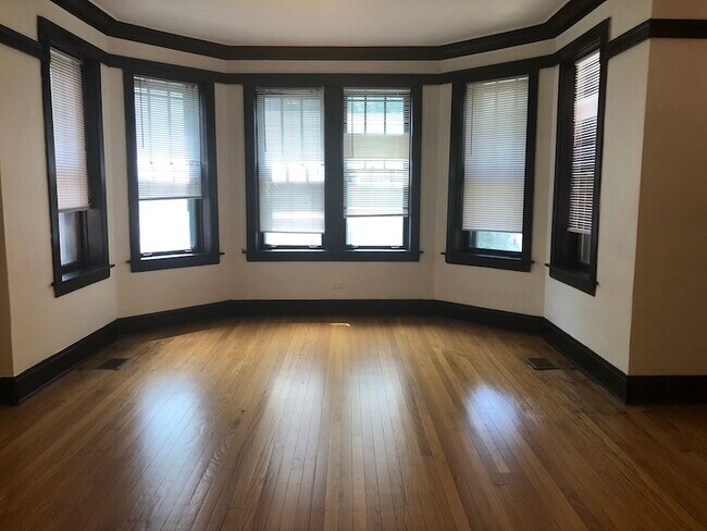 Foto del edificio - 1032 W Oakdale-1
