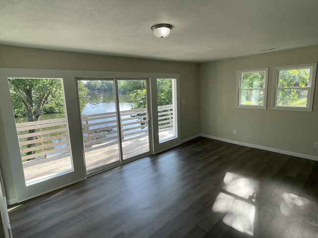 Living room - 1796 Cooks Valley Rd