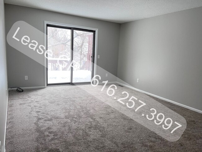 Foto del edificio - Recently Updated 4 Bedroom Duplex!