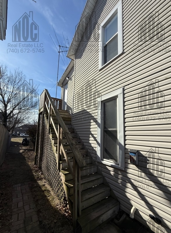 Building Photo - 136 E Allen St