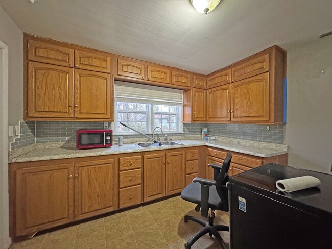 Foto del edificio - Cute, Clean, and Updated! 3 Bed/1 Bath nea...