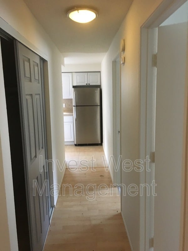 Building Photo - 3116 Kauffman Ave