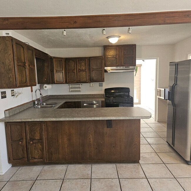 Foto del edificio - Avenues Rental Available!