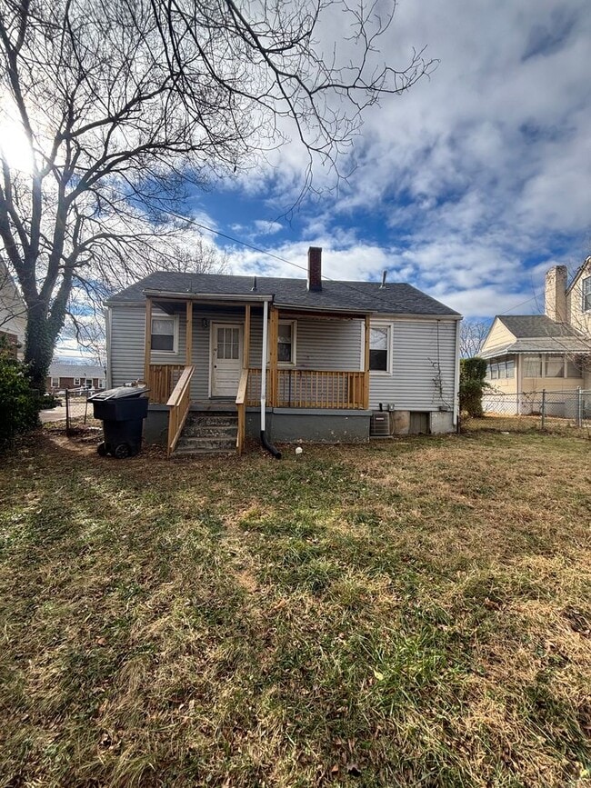 Foto del edificio - 2 bedroom 1 bathroom house