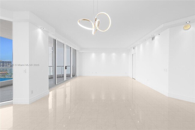 Foto del edificio - 21200 NE 38th Ave