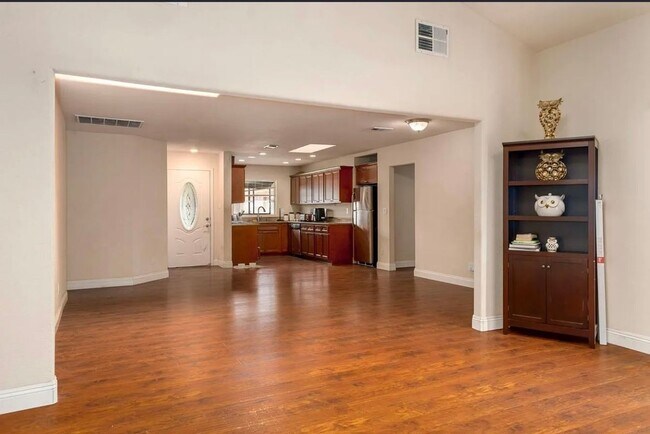 Foto del edificio - 5731 Rue St