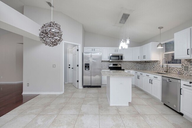 Building Photo - Big Dog Friendly Home In Niceville