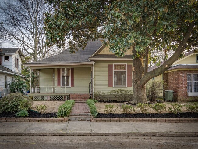 Look & Lease Special! 3BR/1B Home in GREAT... - Look & Lease Special! 3BR/1B Home in GREAT...