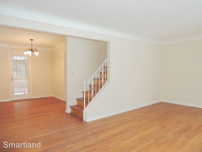 Building Photo - 411 Greenvale Rd
