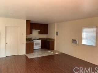 Building Photo - 304 S Glendora Ave