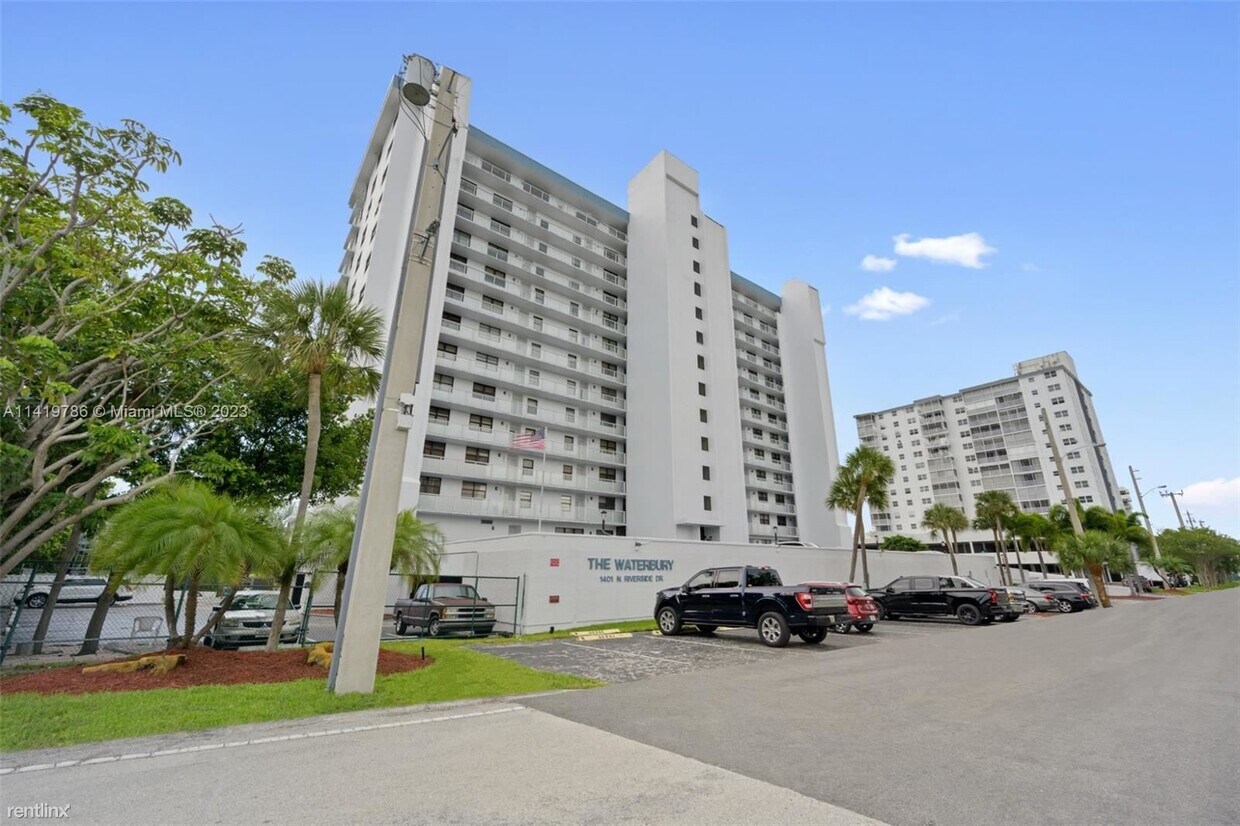 Foto principal - 2 br, 2 bath House - 1401 N Riverside Dr A...