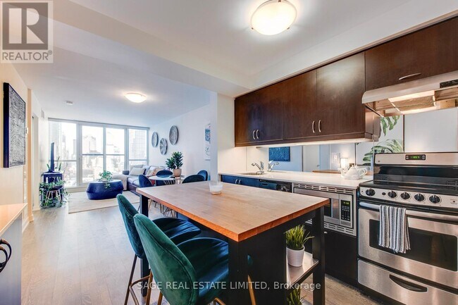 Photo du bâtiment - 320 Richmond St E