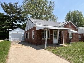 Building Photo - 2048 Broadlawn Rd