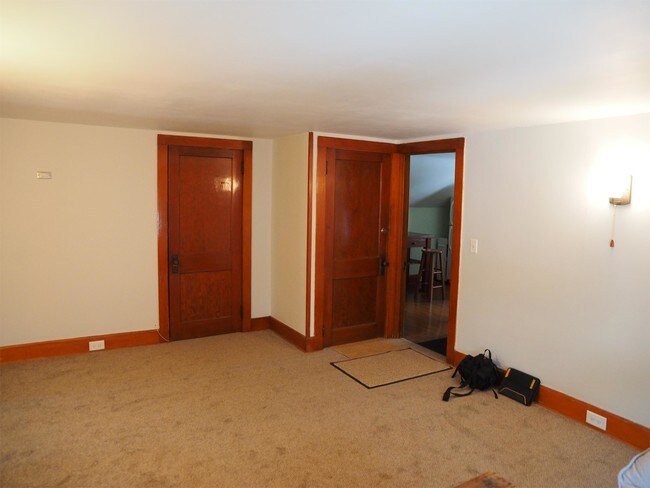 Building Photo - 55 Lyman Ave