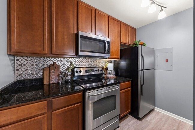 Building Photo - 208 Glengarry Dr