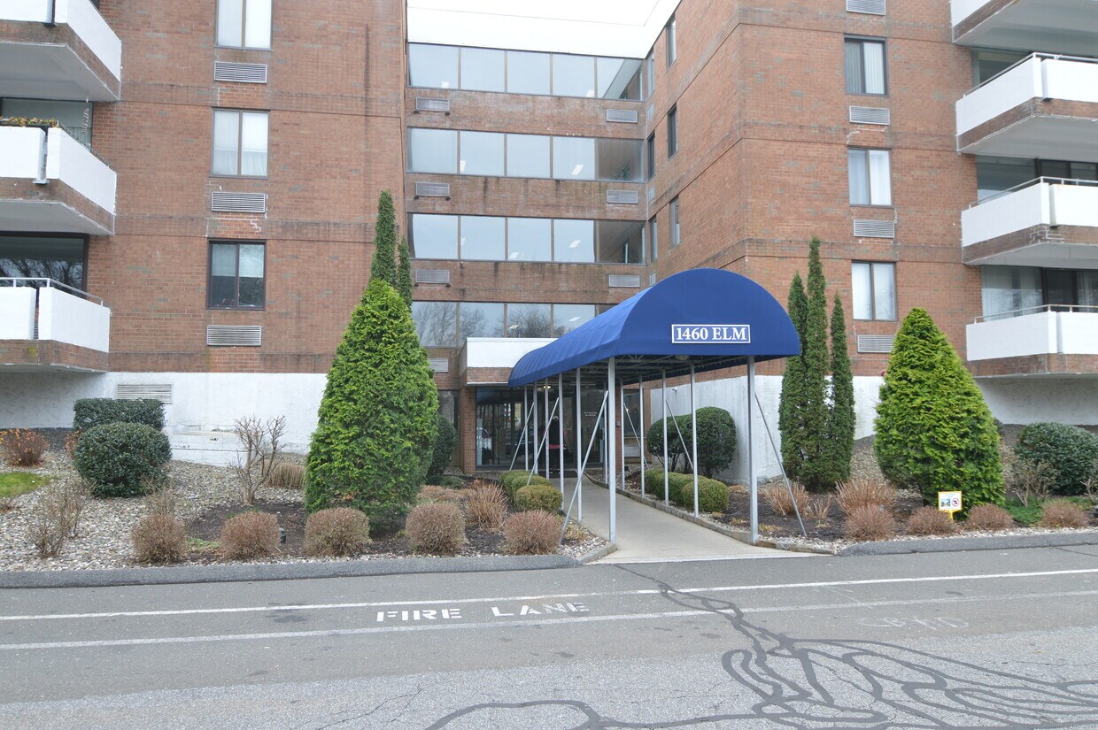 Foto principal - 1460 Elm St