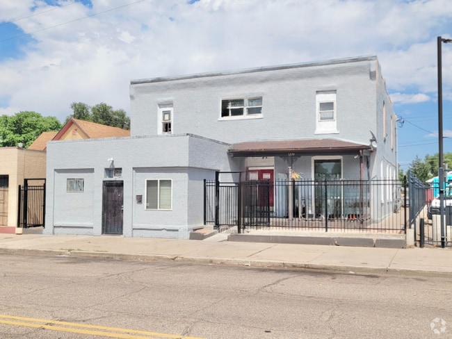 Building Photo - 1230 E Evans Ave