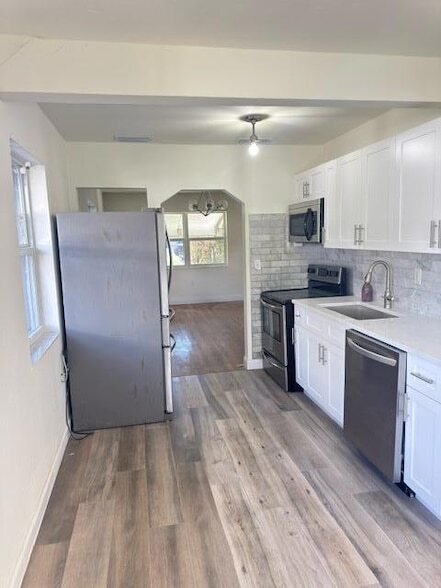 Foto del edificio - 1709 N J St