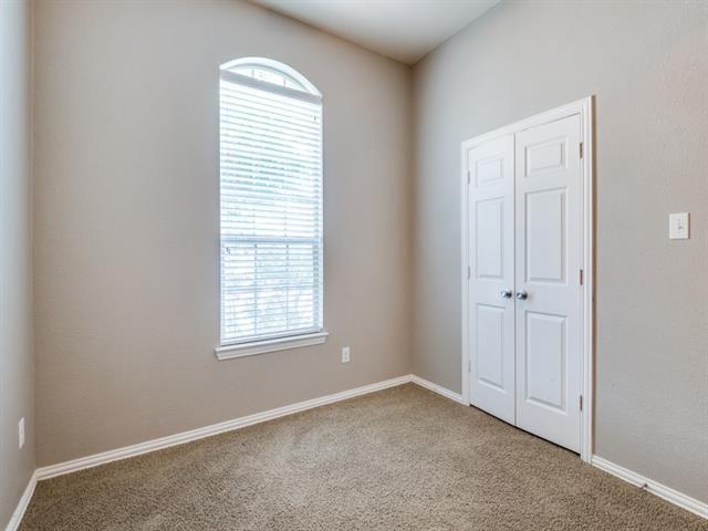 Building Photo - 2600 Waterdance Dr
