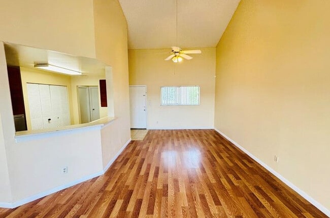 Foto del edificio - 3449 NW 44th St