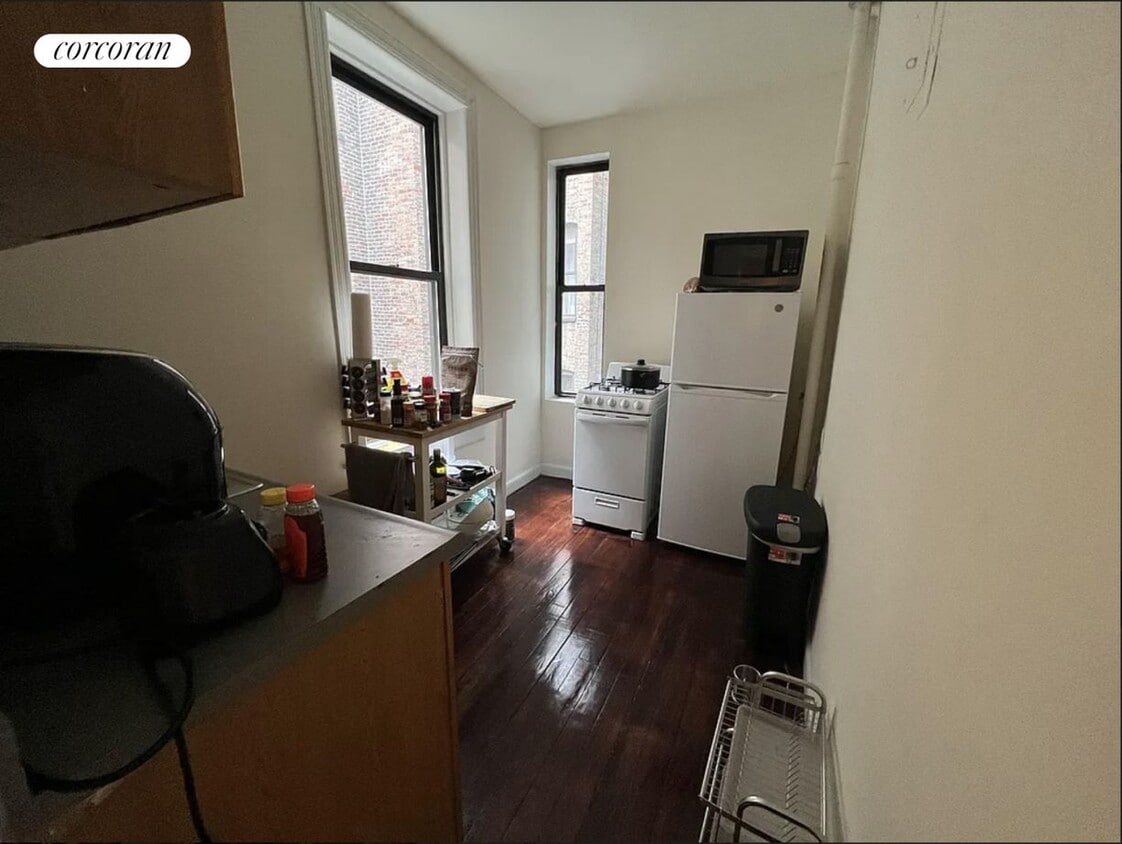 Foto del edificio - 230 E 25th St