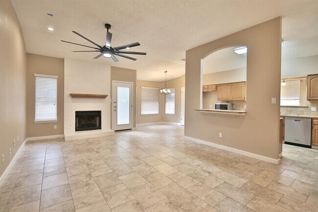 Foto del edificio - 13301 Tamayo Dr