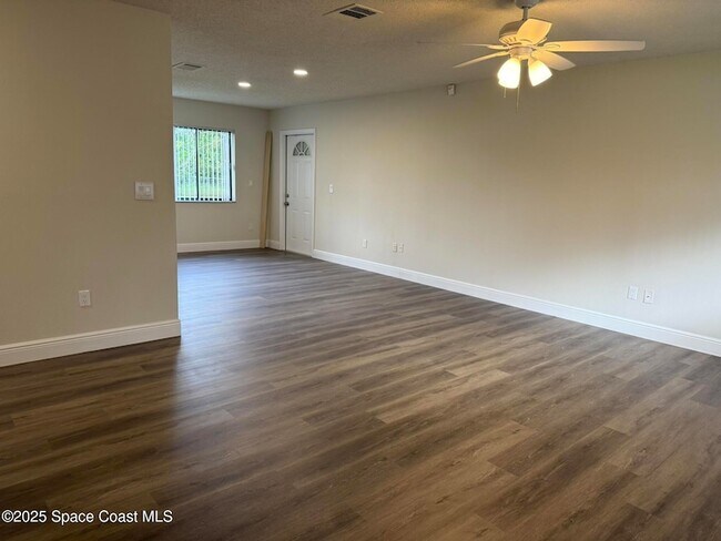 Foto del edificio - 889 Lamplighter Dr NW