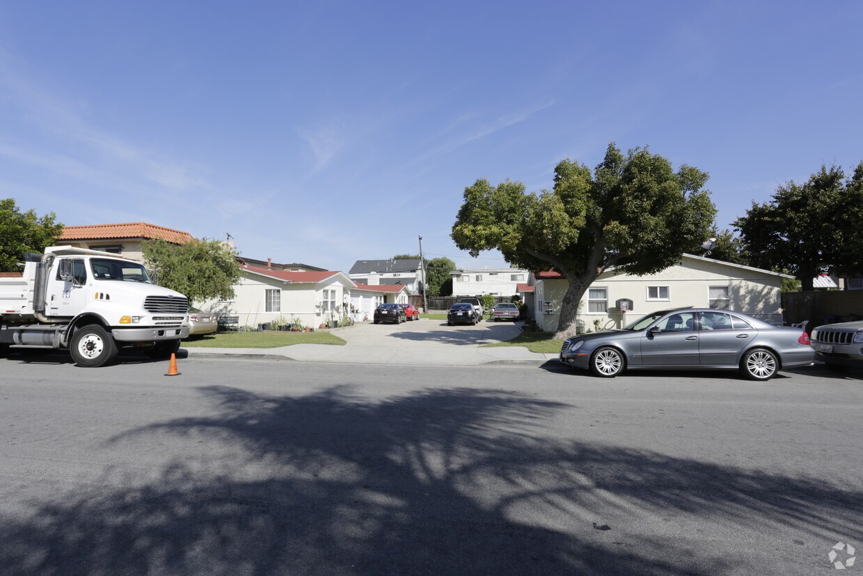 Primary Photo - 7921-7931 Glencoe Ave