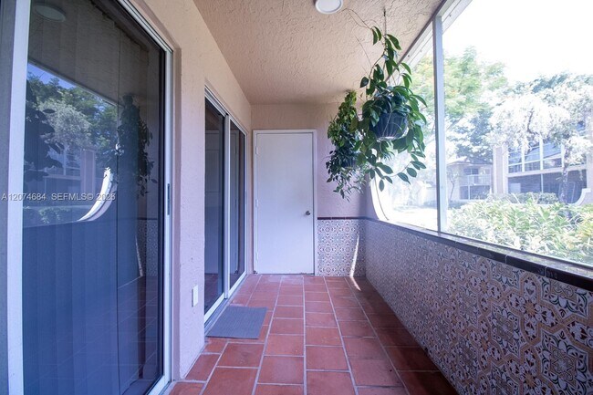 Foto del edificio - 4760 NW 102nd Ave