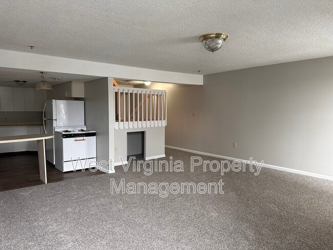 Building Photo - 104 N 8th St