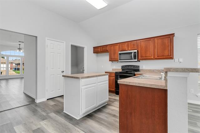 Foto del edificio - 7321 Grass Valley Tr