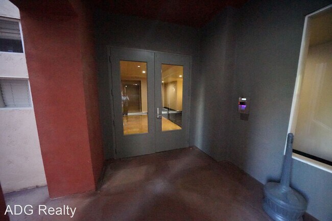 Building Photo - 1 br, 1 bath House - 75 E Agate Ave #301 B...