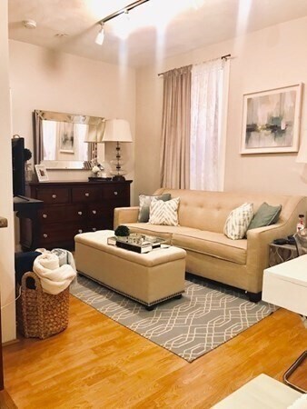 Foto principal - 79 Revere St