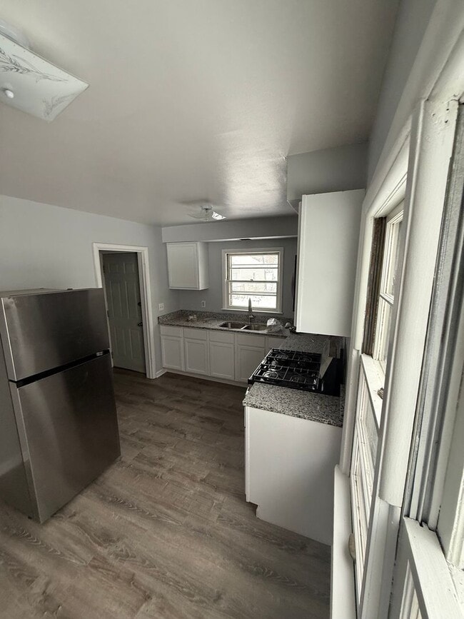 Foto del edificio - 4 Bedroom / 1 Bathroom House