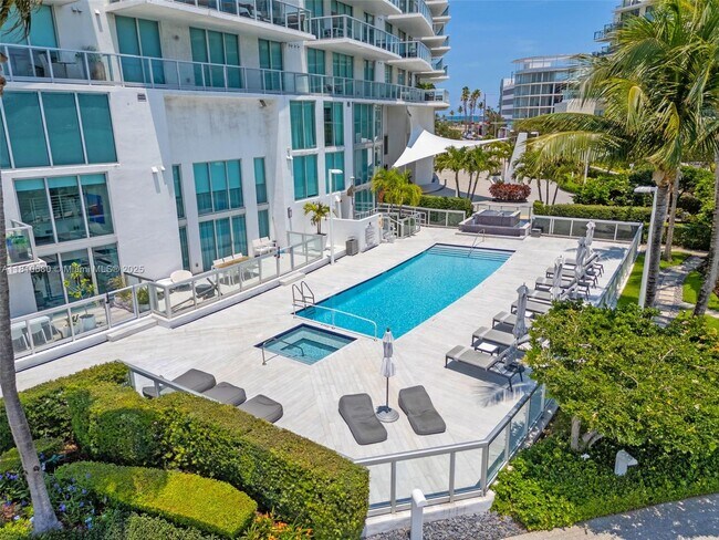 Foto del edificio - 6700 Indian Creek Dr