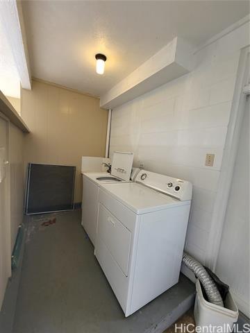 Building Photo - 3699 Loulu St