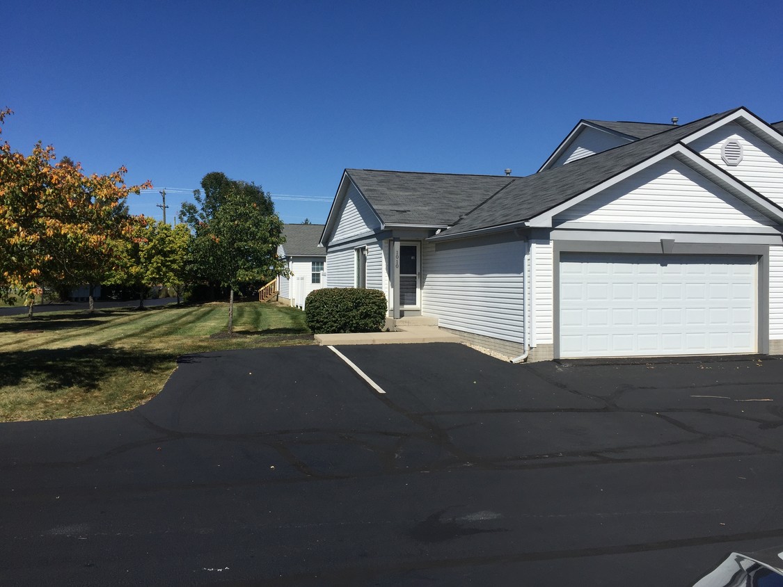 Front Entrance - 1010 Watkins Glen Ct