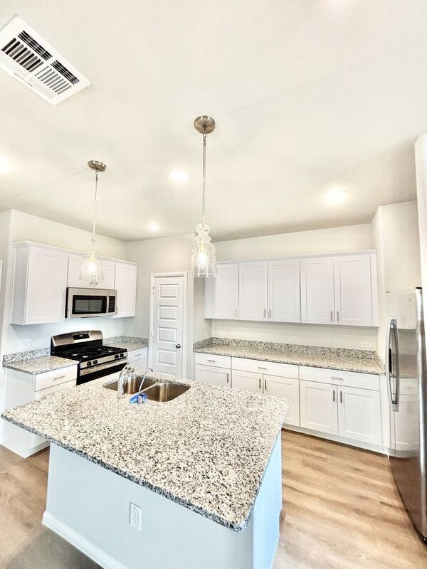 Foto del edificio - 421 Wydown Dr