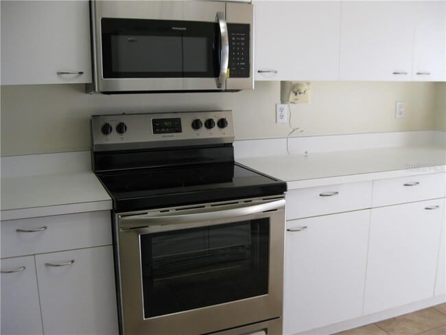 Building Photo - 3980 Ironwood Cir