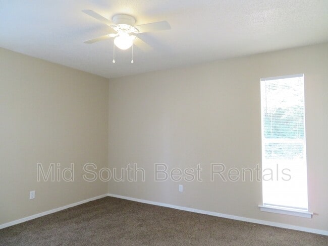 Building Photo - 5040 Gull Rd