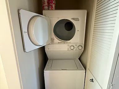 Foto del edificio - "Chic Urban Living: 2-Bed, 2-Bath Gem on Harrison St in SF!"