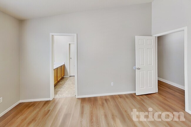 Foto del edificio - 6415 Kressler Ave
