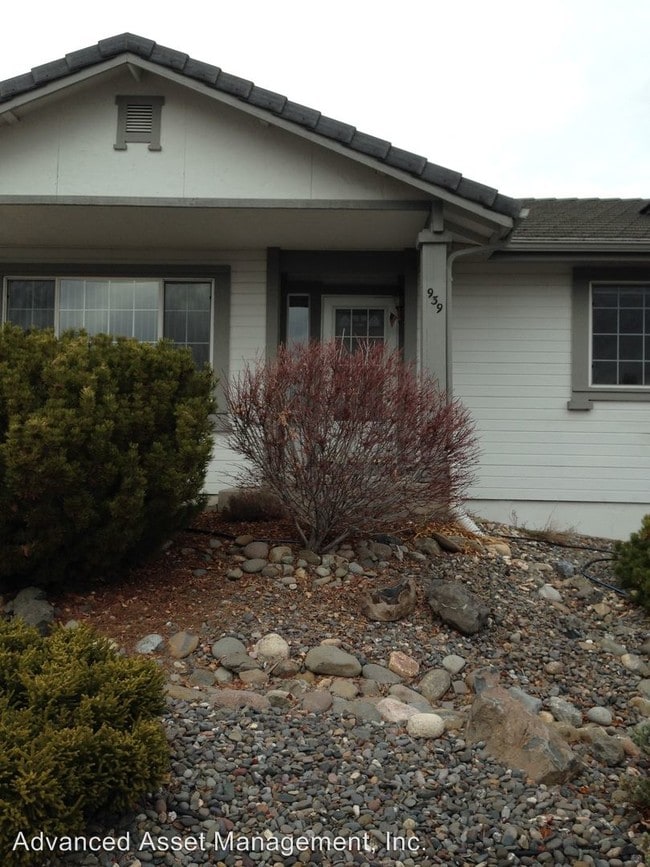 Building Photo - 939 University Ridge Dr