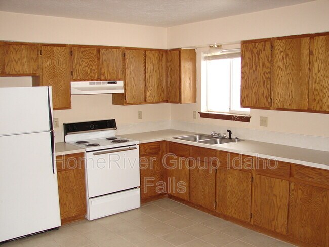 Building Photo - 2105 Meppen Dr