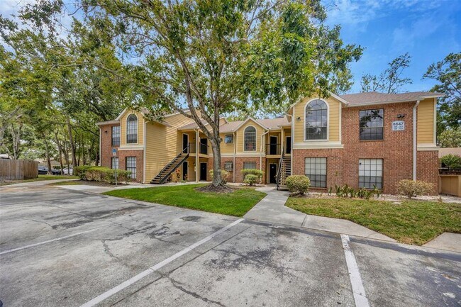 Foto del edificio - 8647 Mallard Reserve Dr