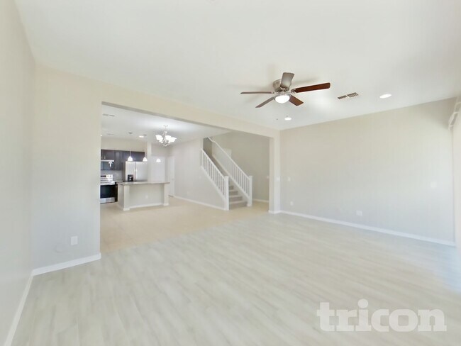 Foto del edificio - 819 W Dana Dr