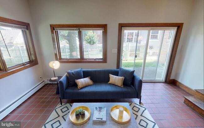 Foto del edificio - 5341 Broad Branch Rd NW